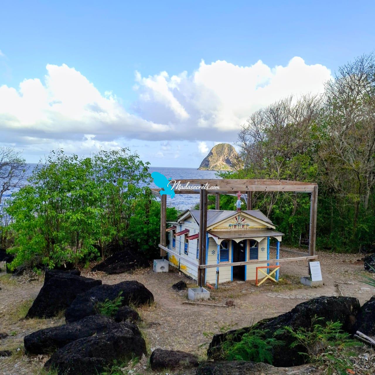 La Maison du Bagnard au Diamant, face au Rocher du Diamant
