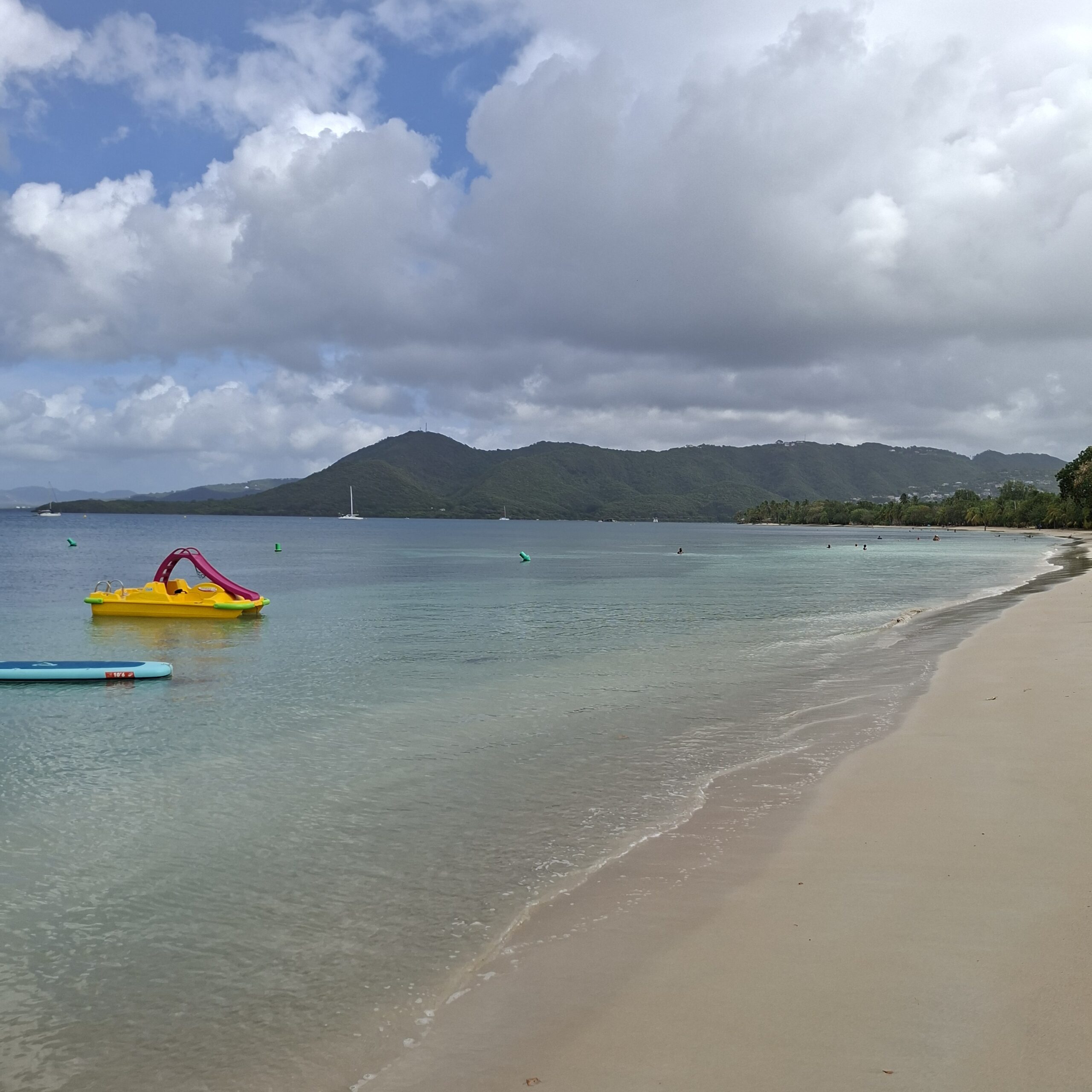 plage de sable blanc et eau turquoise Pointe Marin Sainte-Anne Martinique